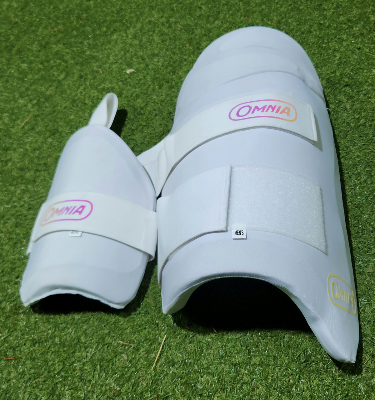 Omnia Thigh Guard Set