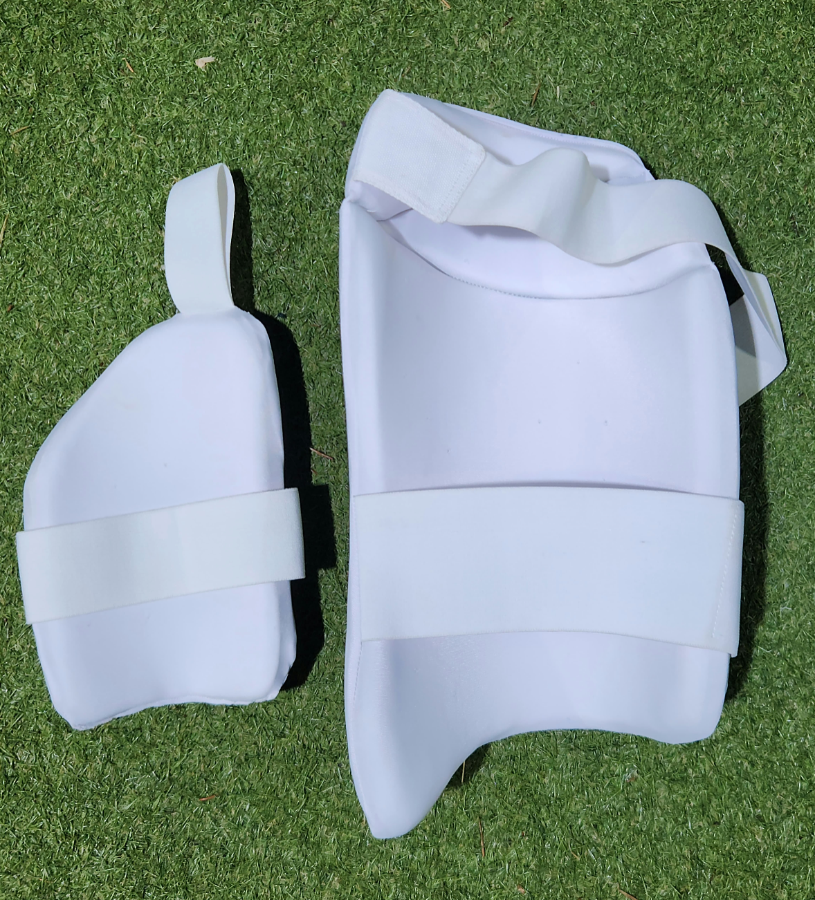 Omnia Thigh Guard Set